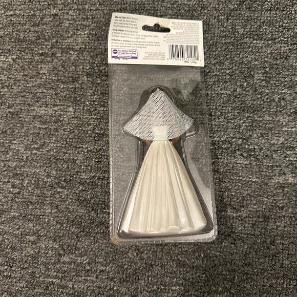 Wilton African American Wedding Cake Topper Bride with Tiara 5" tall x 3" base - Picture 2 of 2